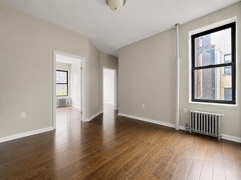 Building Photo - 2254 5th Ave