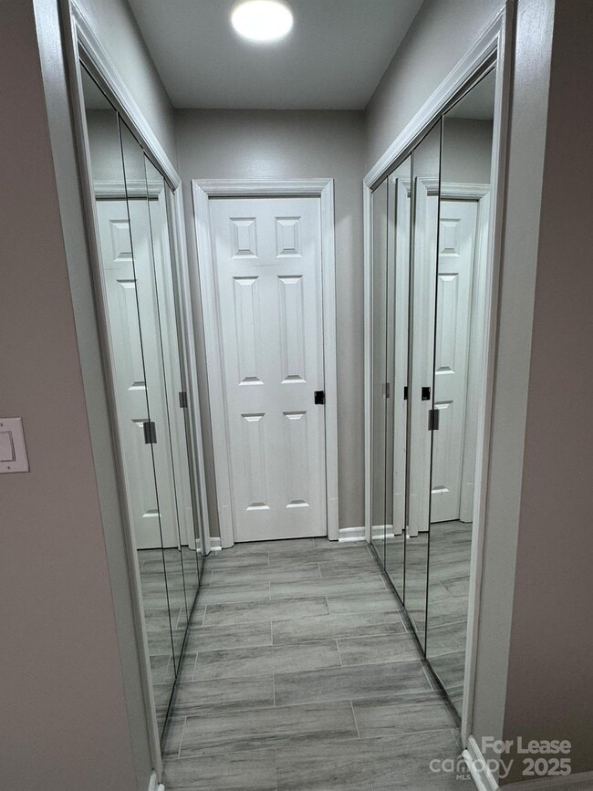 Building Photo - 7801 Renaissance Ct
