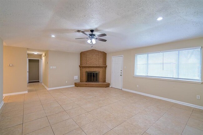 Building Photo - 1815 Ripple Creek Dr