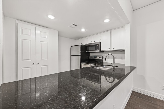 Building Photo - 14707 Barryknoll Ln