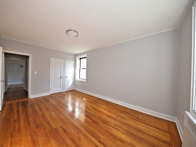 Building Photo - 424 Larchmont Acres