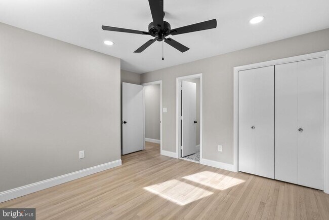 Building Photo - 3887 Shadywood Dr