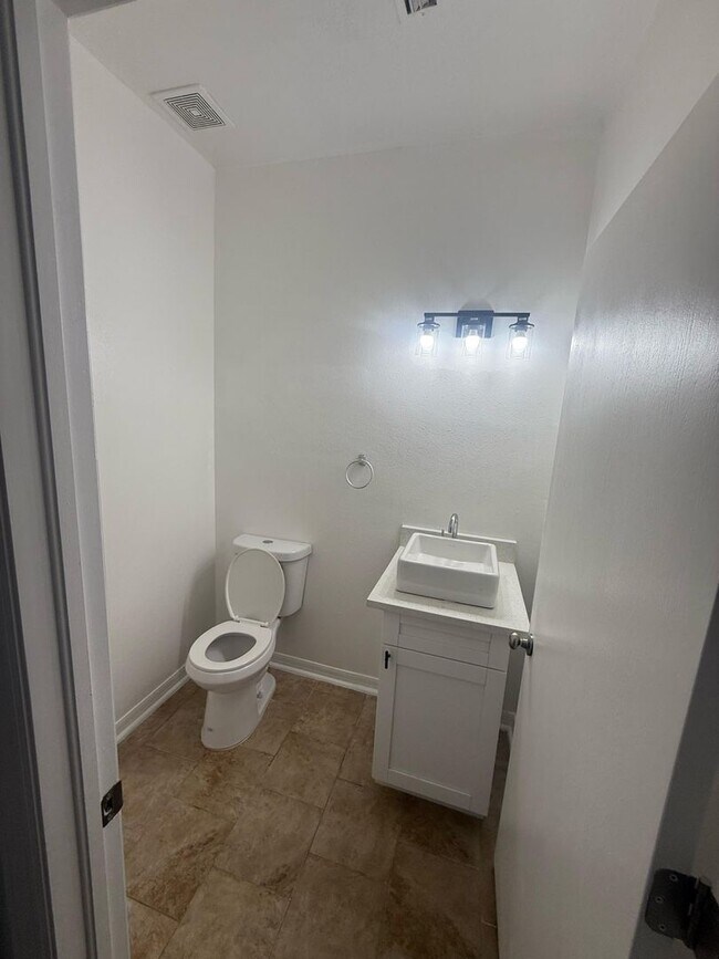 Building Photo - Stunning 3BR Home for Rent – Land O’ Lakes, FL