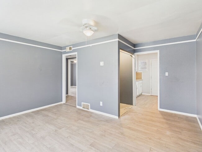 Building Photo - 2711 Duncan Dr