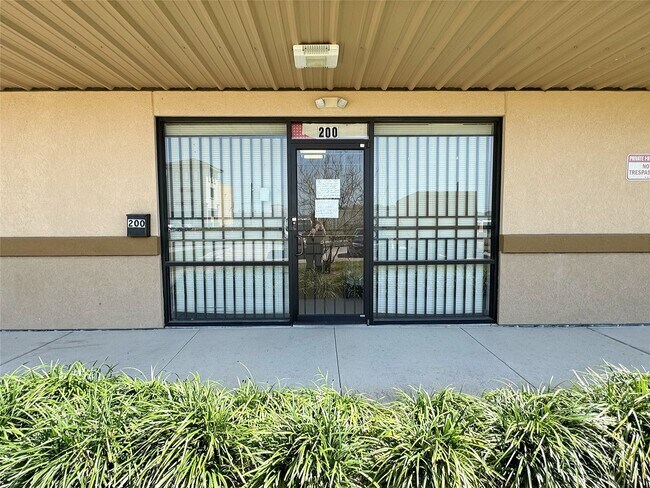 Building Photo - 12317 Bellaire Blvd