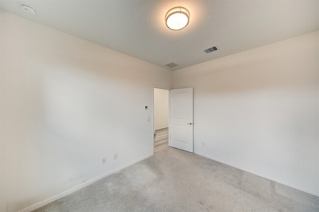 Building Photo - 1526 Ojeman Rd