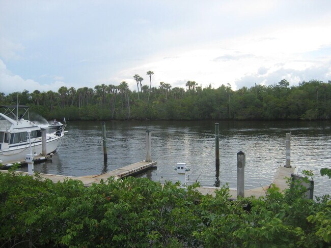 Building Photo - 2512 SE Anchorage Cove