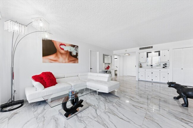 Building Photo - 3589 S Ocean Blvd