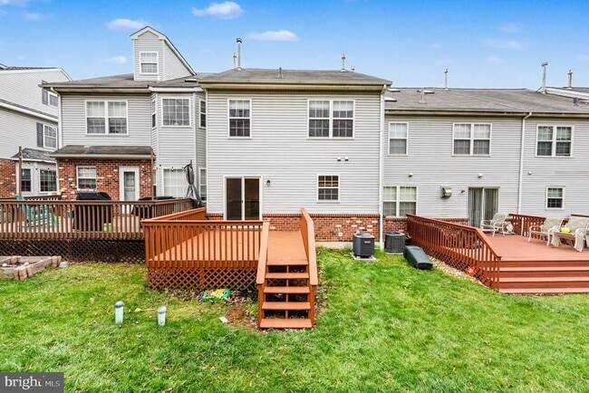 Building Photo - 1802 Harrison Ct