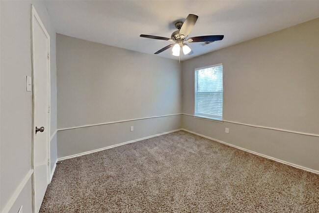 Building Photo - 10051 Rio Bravo Rd