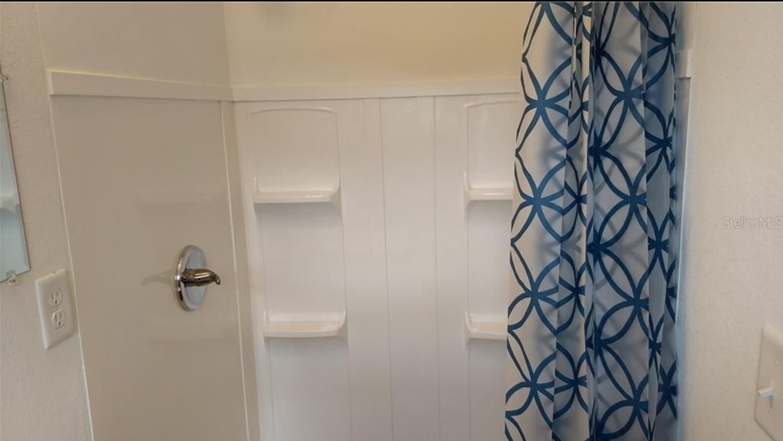 Building Photo - 803 E Hart St