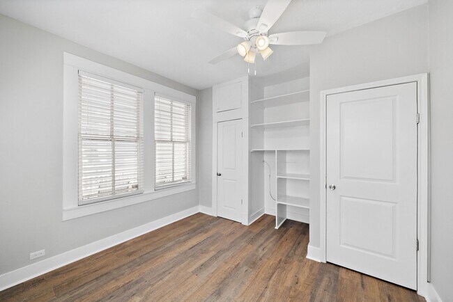 Building Photo - 4905 Bernardo De Galvez Ave