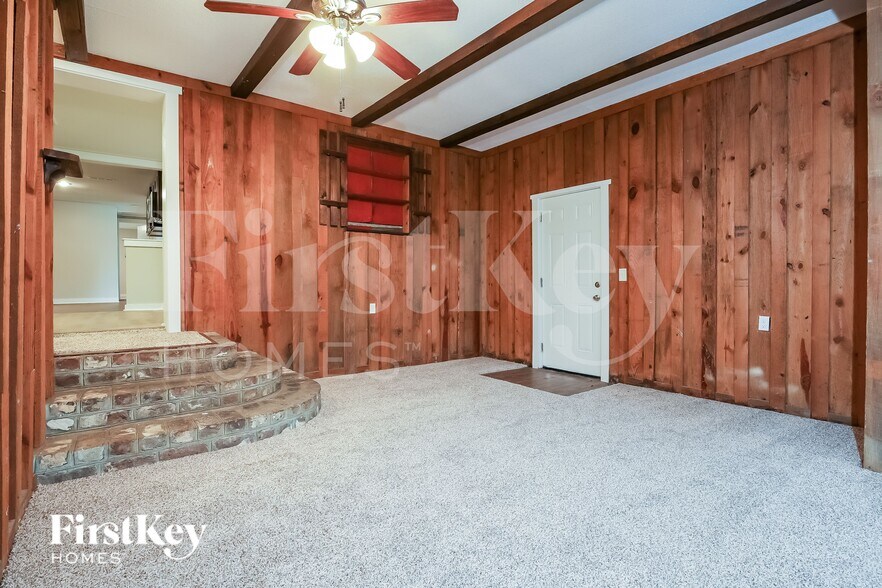 Building Photo - 4715 Glenn St