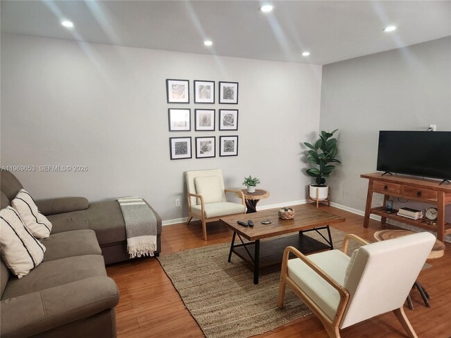 Building Photo - 3050 NE 5th Terrace