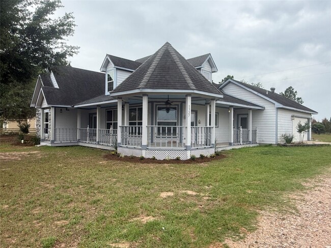 Building Photo - 1327 Kenney Hall Rd