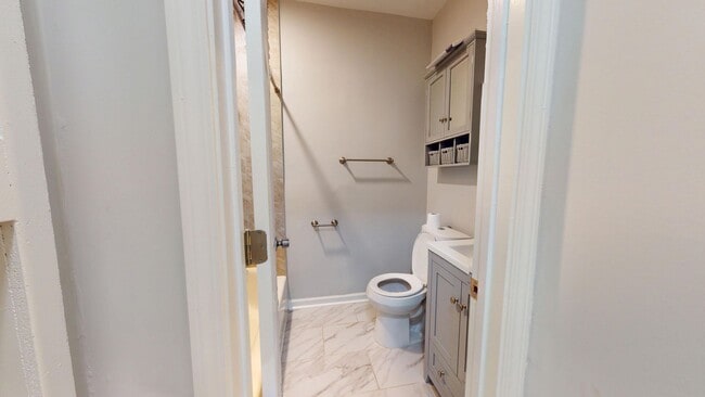 Building Photo - Charming East Nashville Home