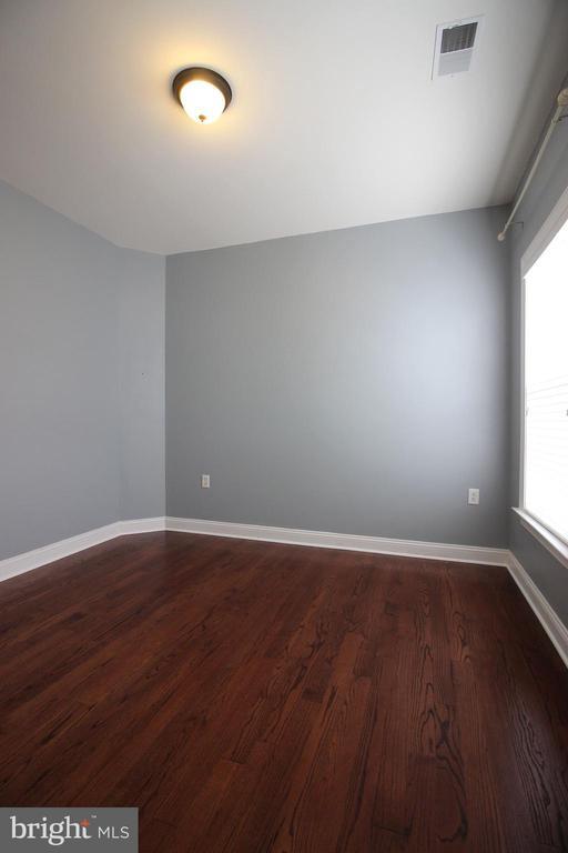 Building Photo - 421 N George Mason Dr