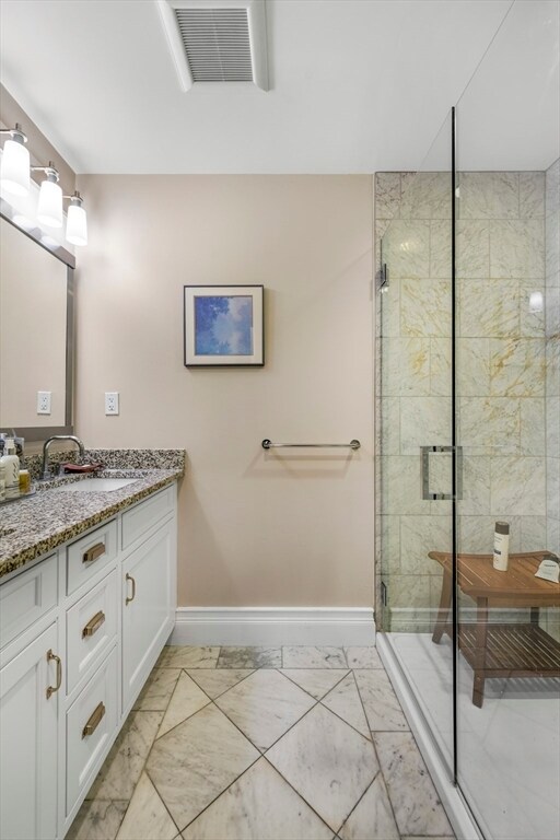 Building Photo - 616 E 4th St