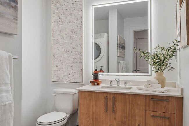 Building Photo - 1212 Demonbreun St