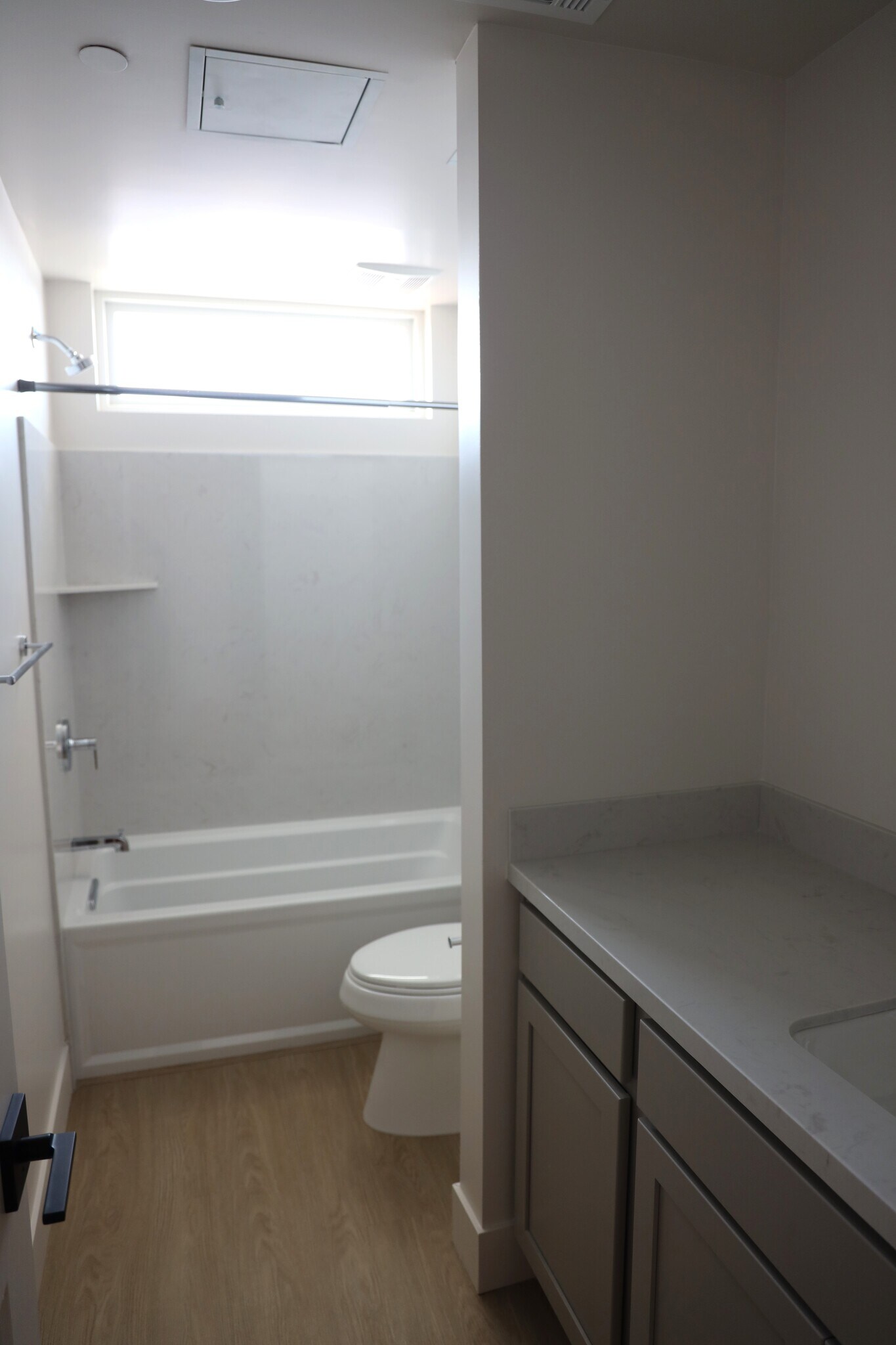 Bathroom 2 - 919 39th Ave