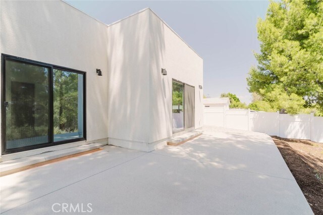 Building Photo - 17846 Rinaldi St