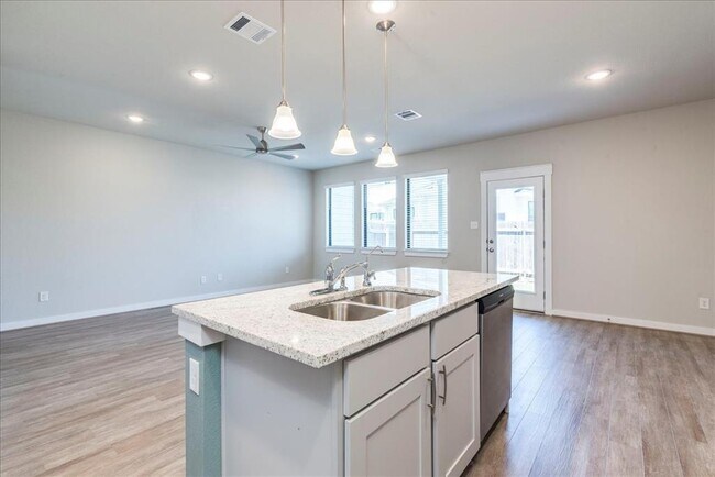 Building Photo - 496 Fieldwood Dr