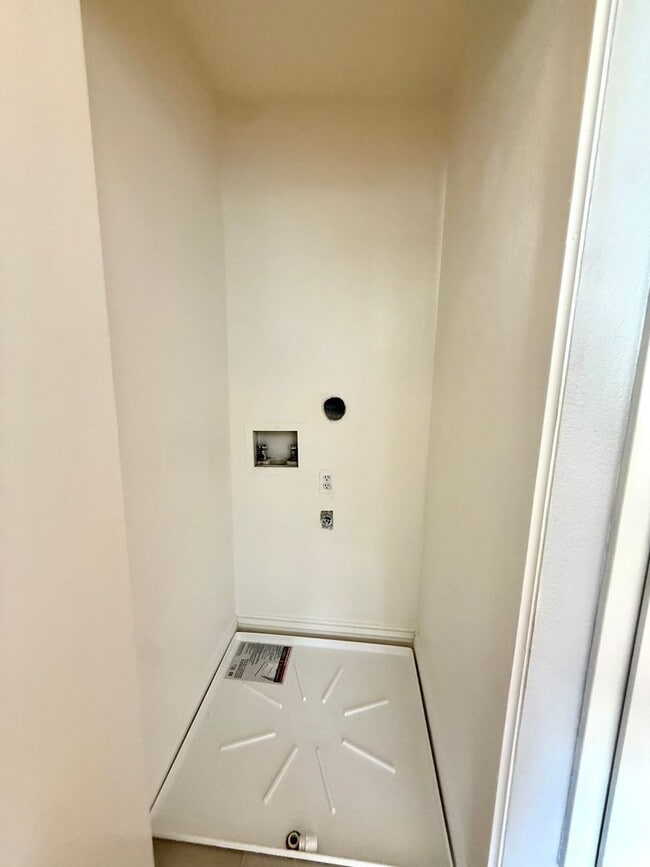 Building Photo - 2 Bedroom 2 bath Condo in Irvine