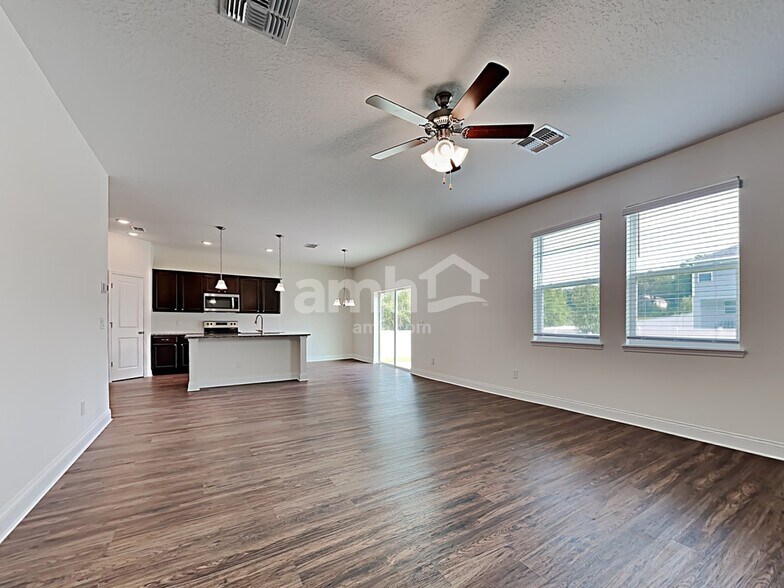 Building Photo - 1305 Mount Logan Dr