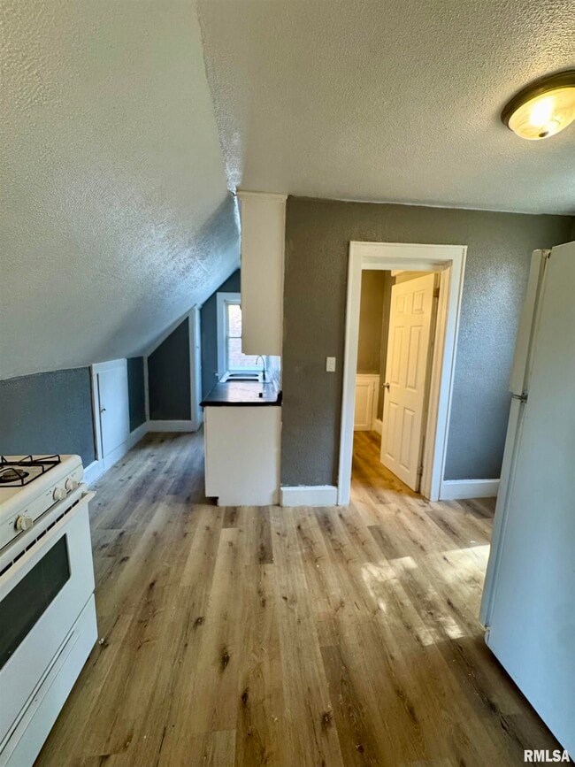 Building Photo - 201 S Howell St