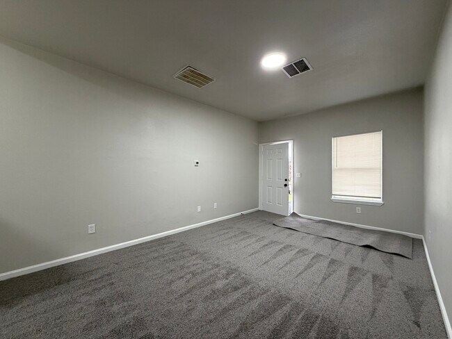 Building Photo - 3710 Holmes Rd