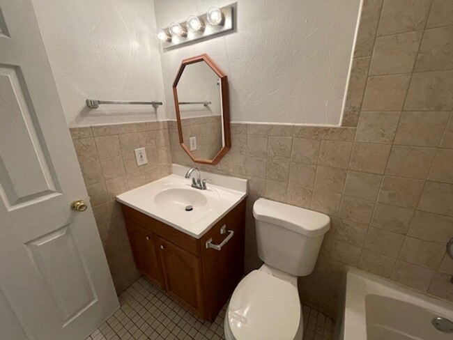 Building Photo - 2 bdrm 1.5 bath. South Scottsdale (McDowel...