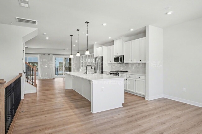 Building Photo - 1705 Dunnington Pl