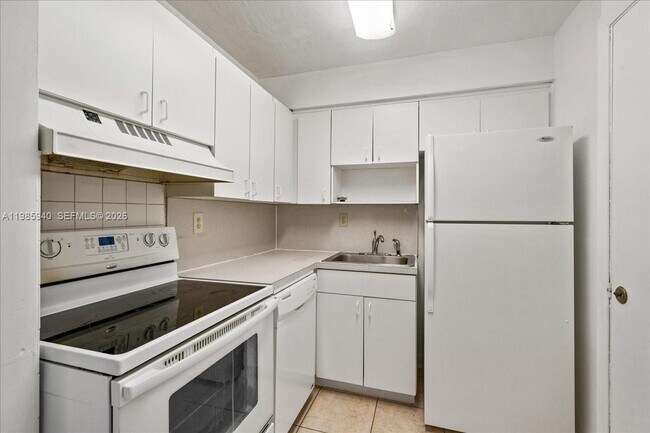 Building Photo - 8701 SW 141st St