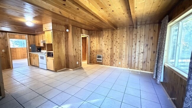 Building Photo - 53510 Country Club Dr