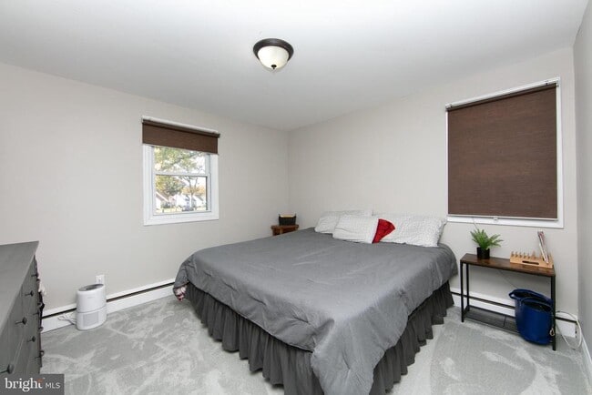 Building Photo - 521 5th Ave