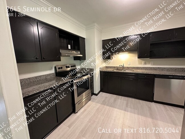 Building Photo - 2645 Seminole Dr