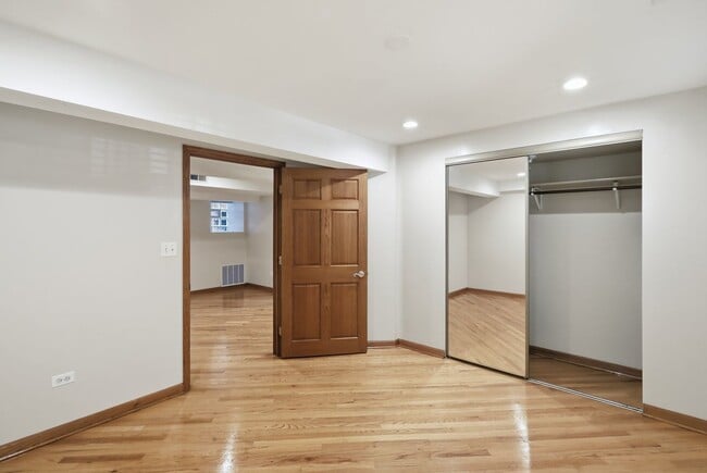 Building Photo - 5203 S Woodlawn Ave