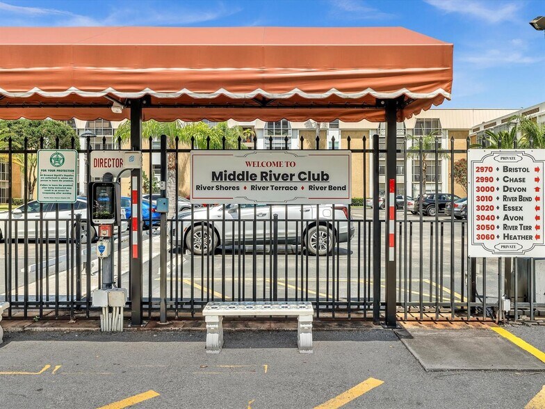 Building Photo - 3020 NE 16th Ave