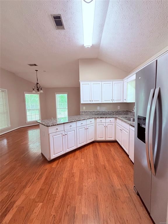 Building Photo - 11 Twin Oaks Ln