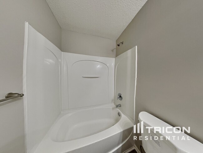 Building Photo - 4085 Heather View Ln