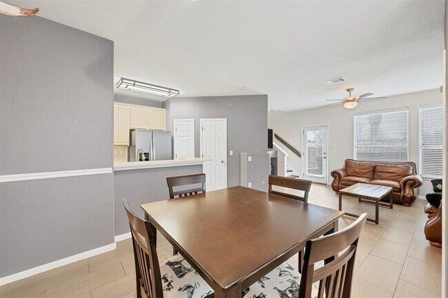 Building Photo - 2100 Pipers Field Dr
