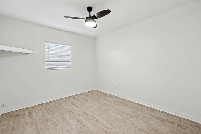 Building Photo - 235 Boulevard Des Pins