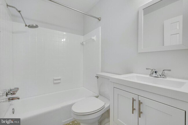 Building Photo - 9622 Cinnamon Creek Dr