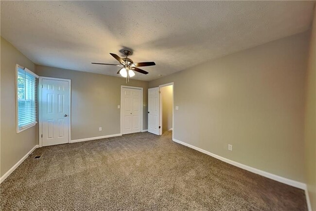 Building Photo - 4036 Evelyn Dr