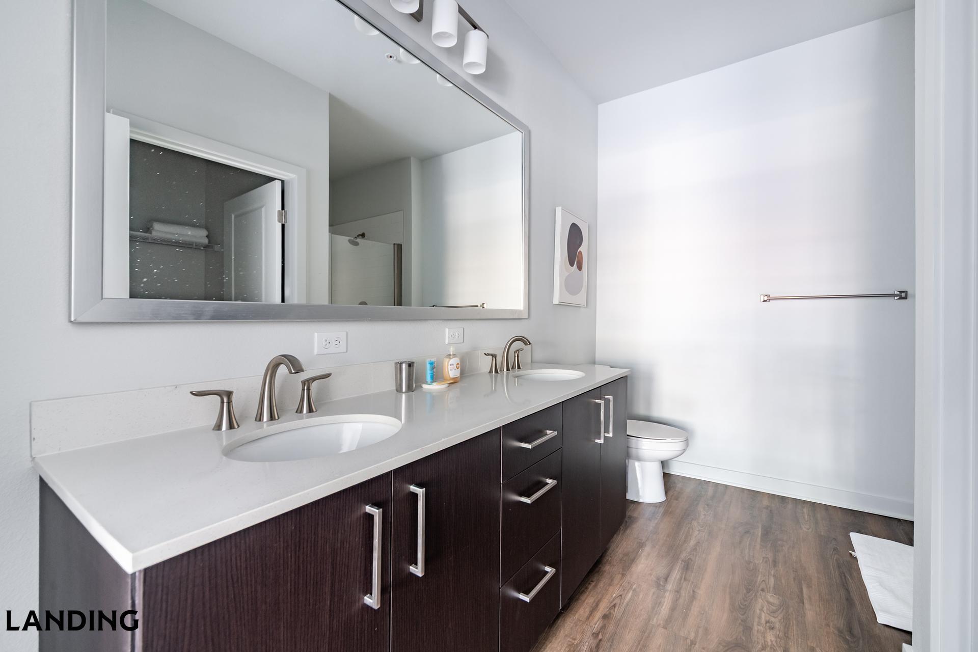 Building Photo - 1225 Utica Dr