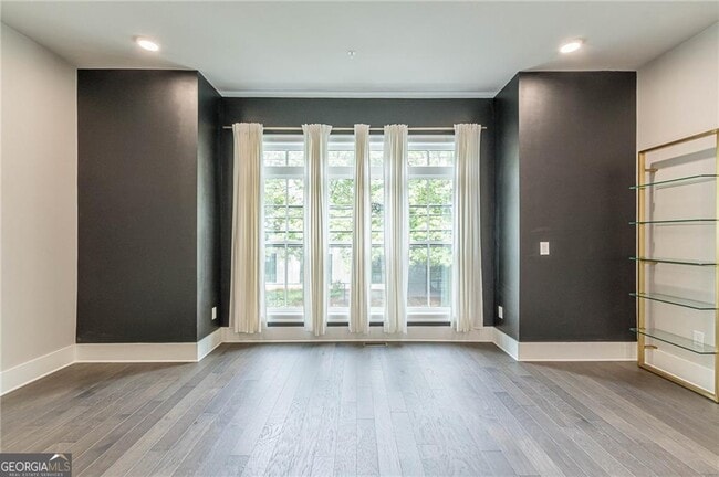 Building Photo - 574 Boulevard Pl NE