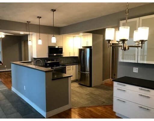 Primary Photo - 111 Grovers Ave