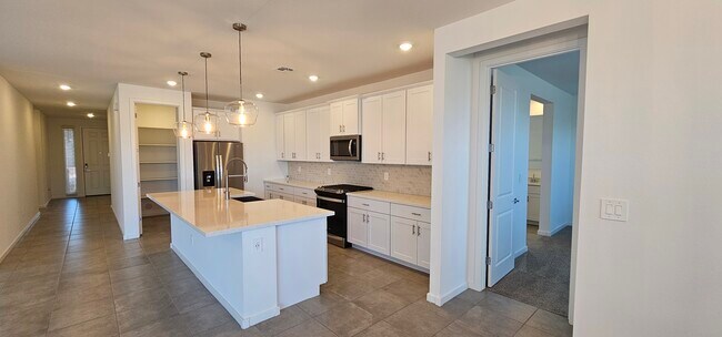 Building Photo - 5050 W Hunter Trl