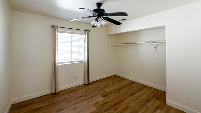 Building Photo - 15747 Roan Rd