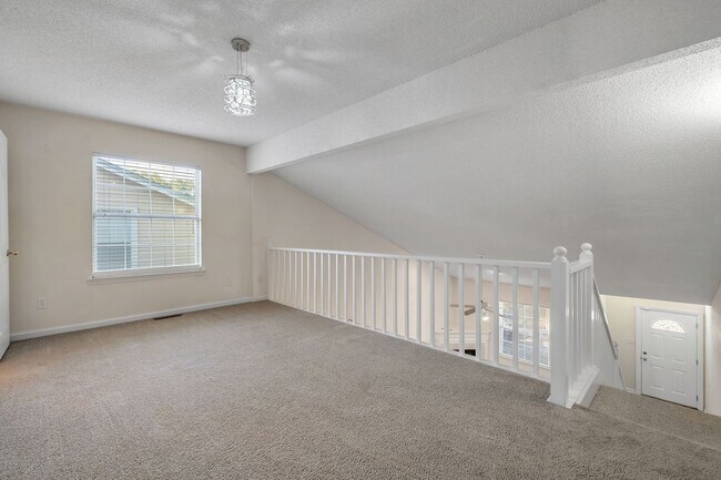 Building Photo - NE Tallahassee Townhome with Community Pool